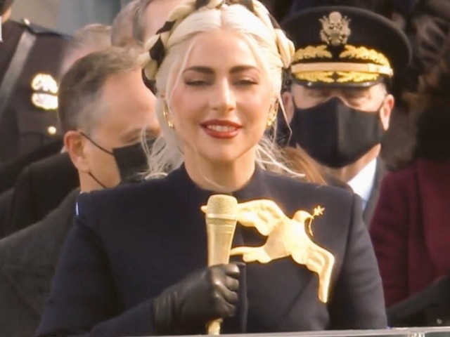 VIDEO Lady Gaga canta himno en toma de protesta de Biden