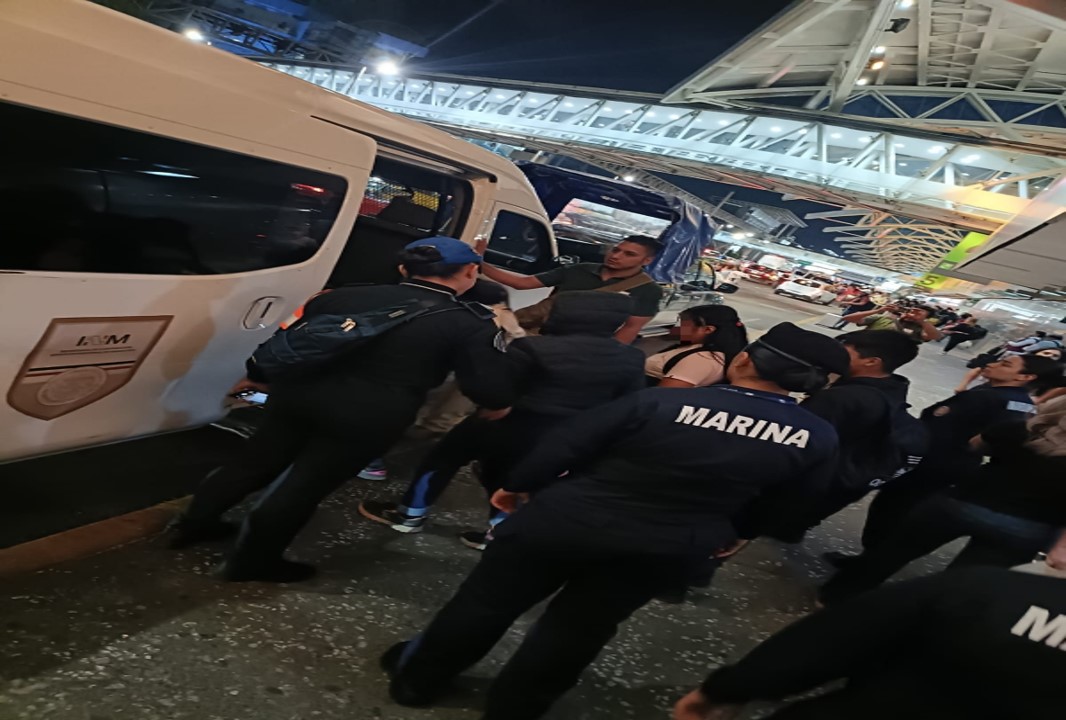 Marina rescata a ocho menores de nacionalidad extranjera