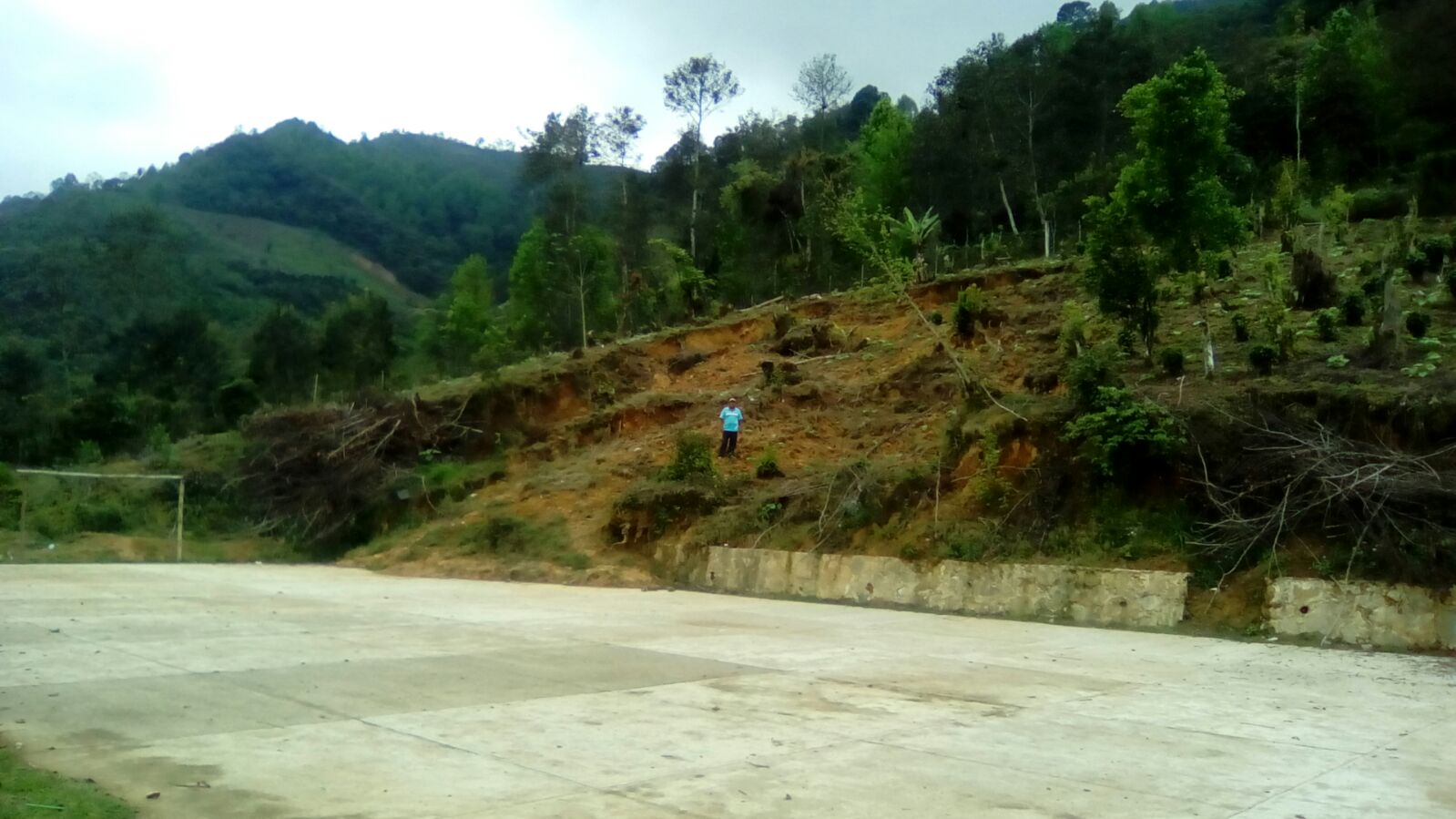 No llegan recursos para reconstruir bachillerato en Huauchinango