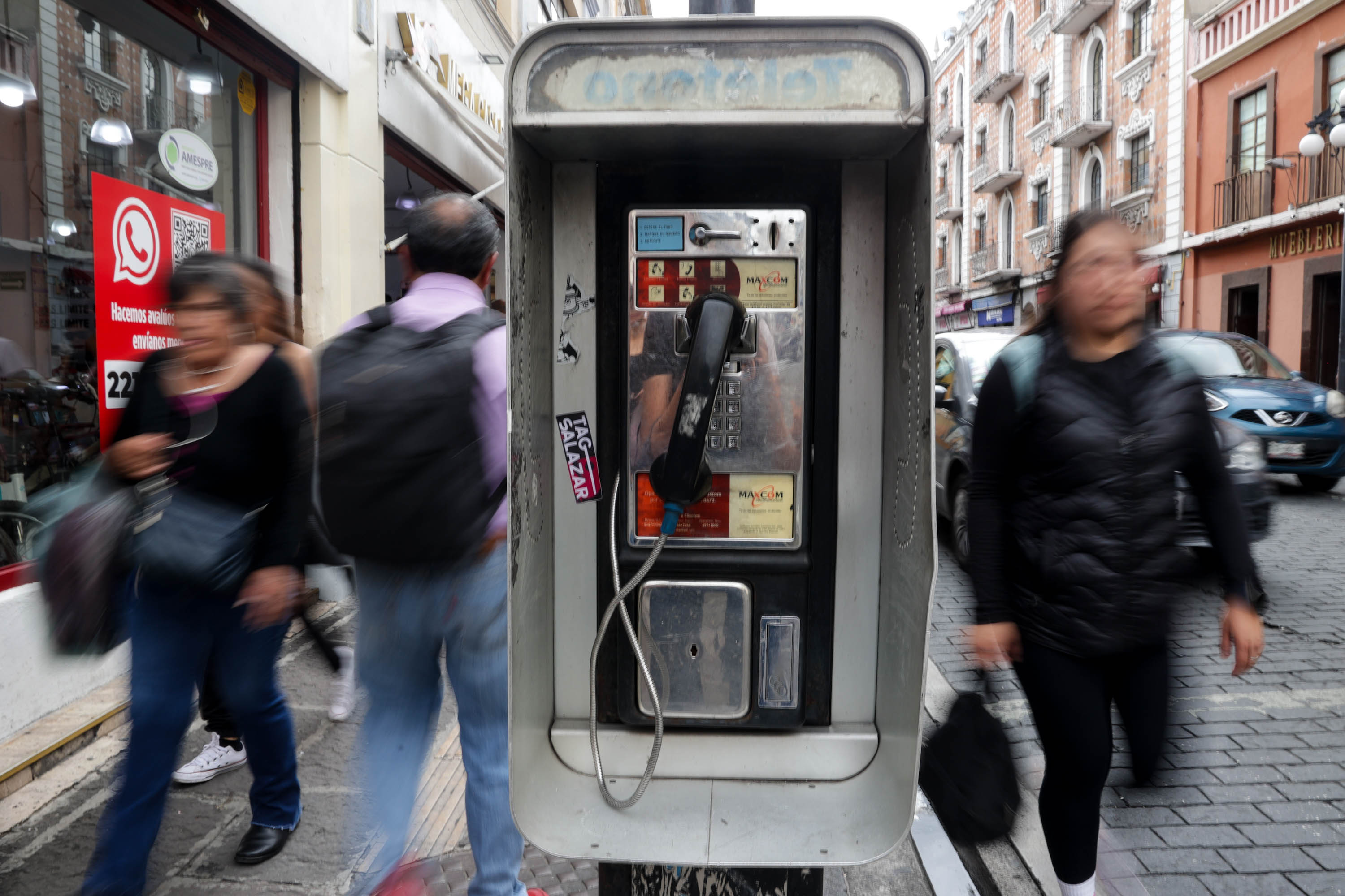 VIDEO Abandonadas, así es como lucen las casetas telefónicas