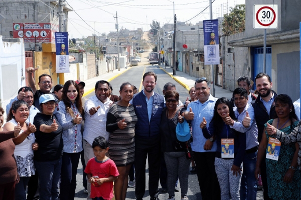 Entrega Luis Banck calles pavimentadas en Xochimehuacan