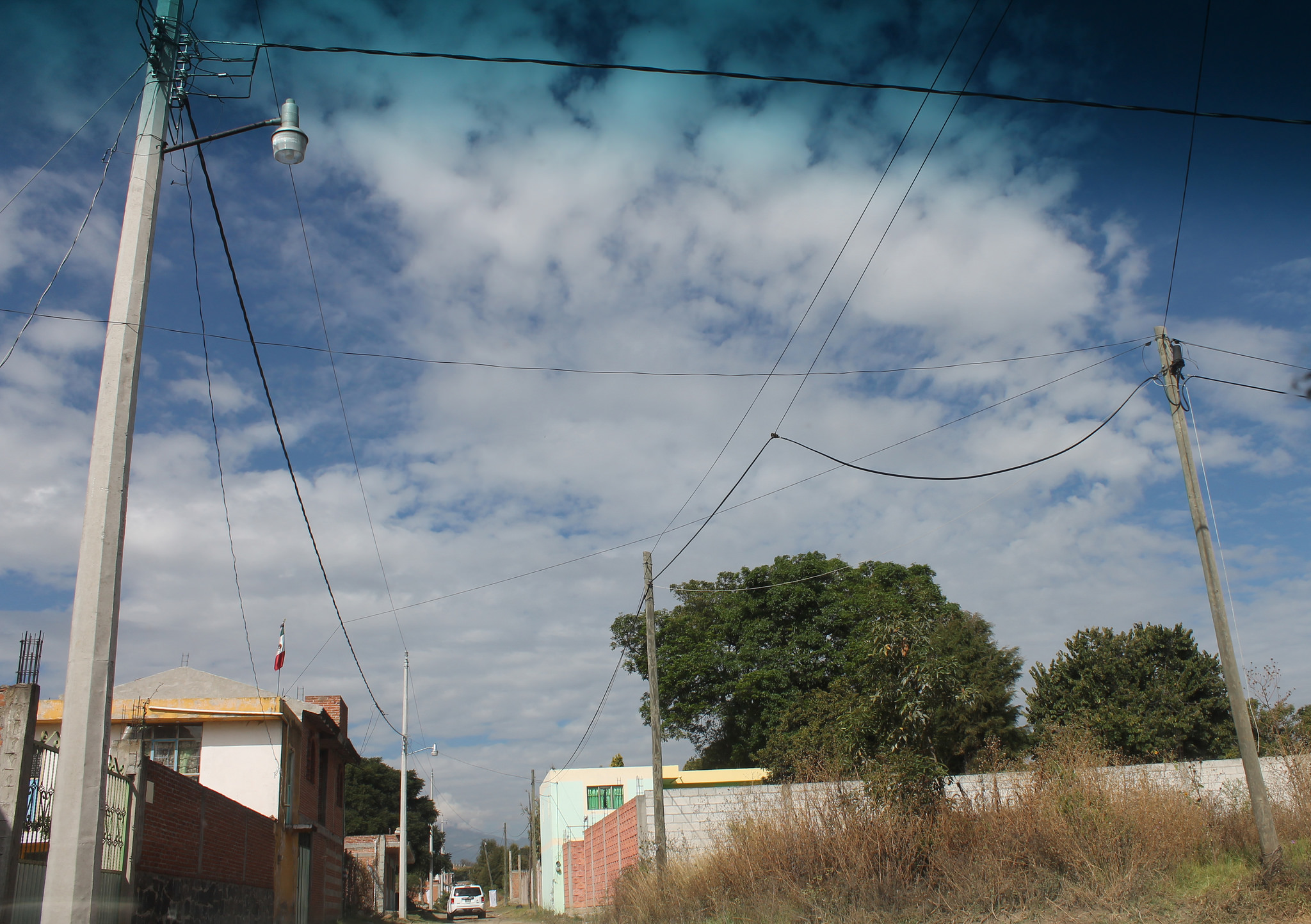 Inauguran 1.1 kilómetros de red eléctrica en San Pedro Cholula