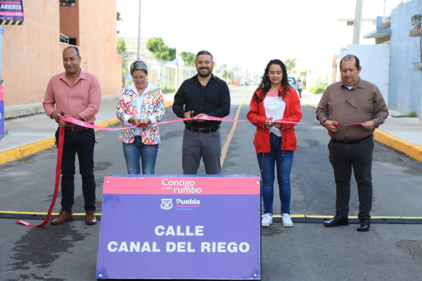 Entrega Ayuntamiento de Puebla rehabilitación vial en Chapulco