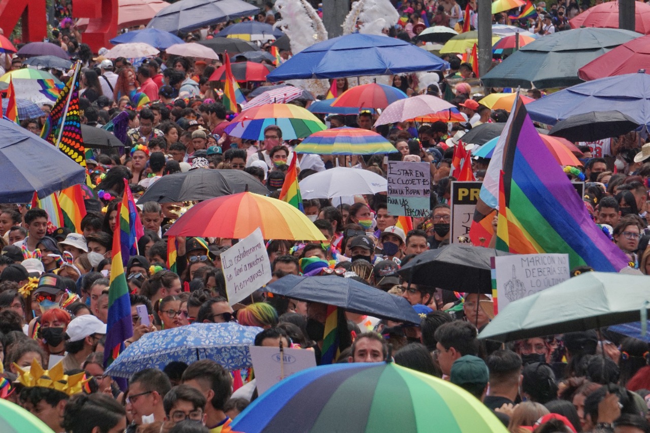 VIDEO En la Marcha del Orgullo LGBTTTIQ+ miles desbordan las calles de la CDMX