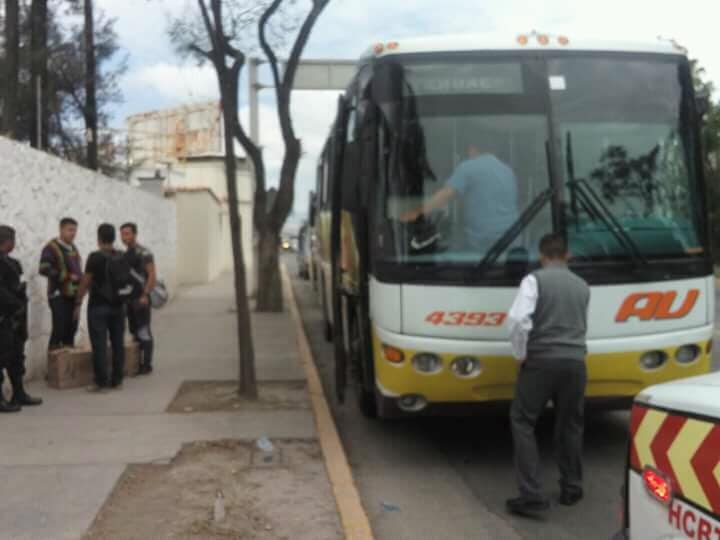 Comando intenta asaltar autobús de AU en la Tehuacán-Azumbilla