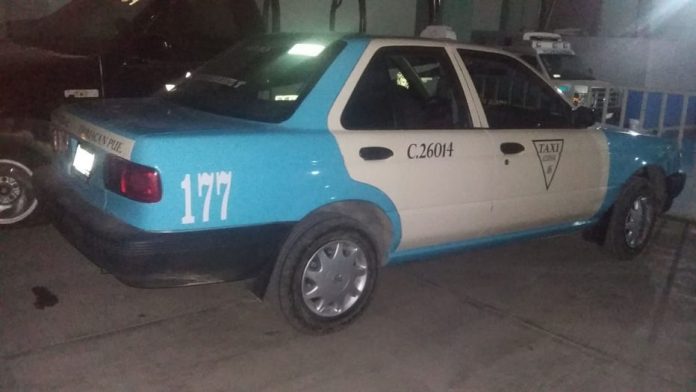 Delincuentes fingían ser clientes para asaltar taxis en Tehuacán