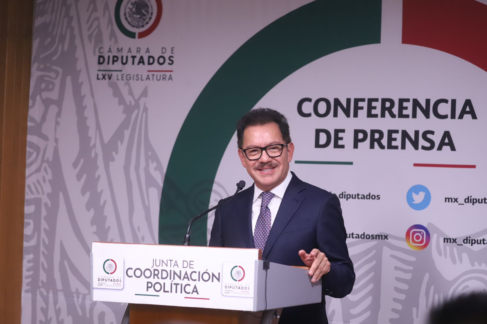 Reforma en materia de justicia electoral da representación a todos los grupos: Mier
