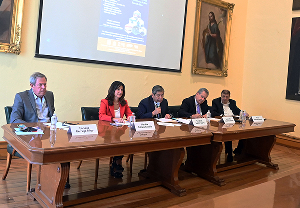 Con Estados Unidos, abordar por separado migración, narcotráfico y comercio