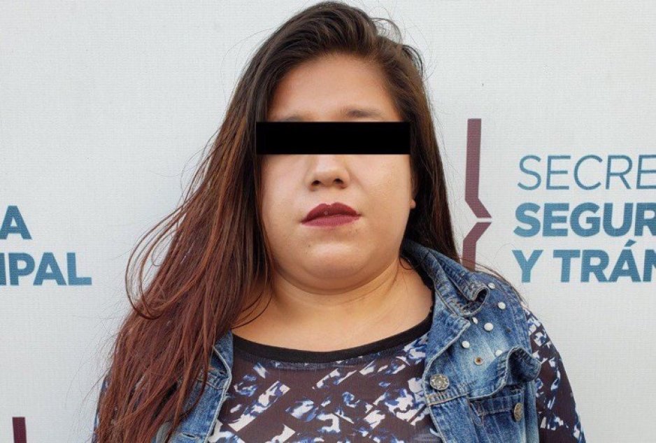 Pareja roba celular en RUTA 3 y él la abandona con la policía