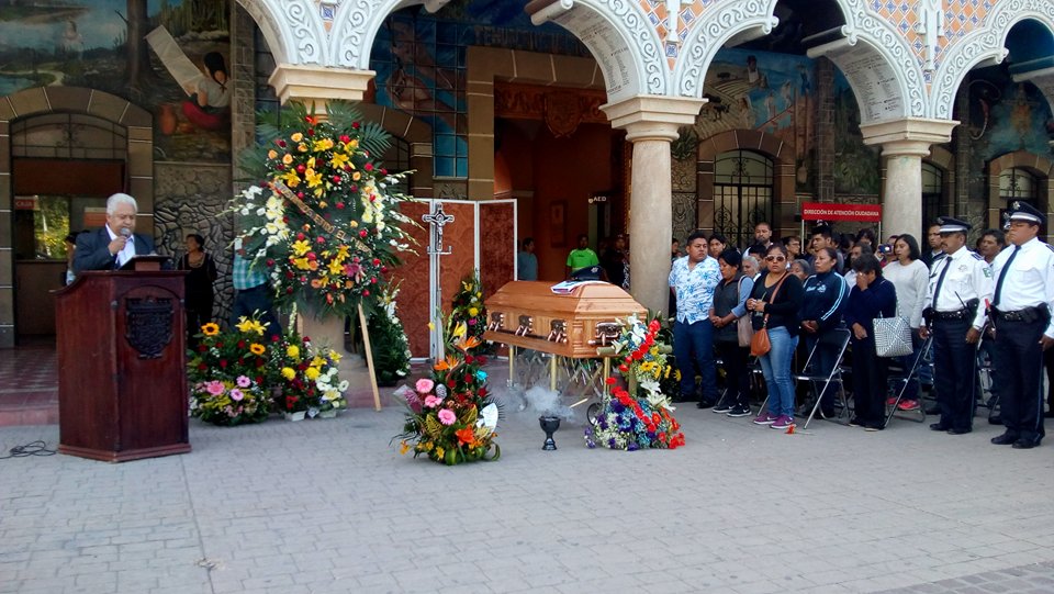 Dan último adiós a policía de Tehuacán muerto tras choque