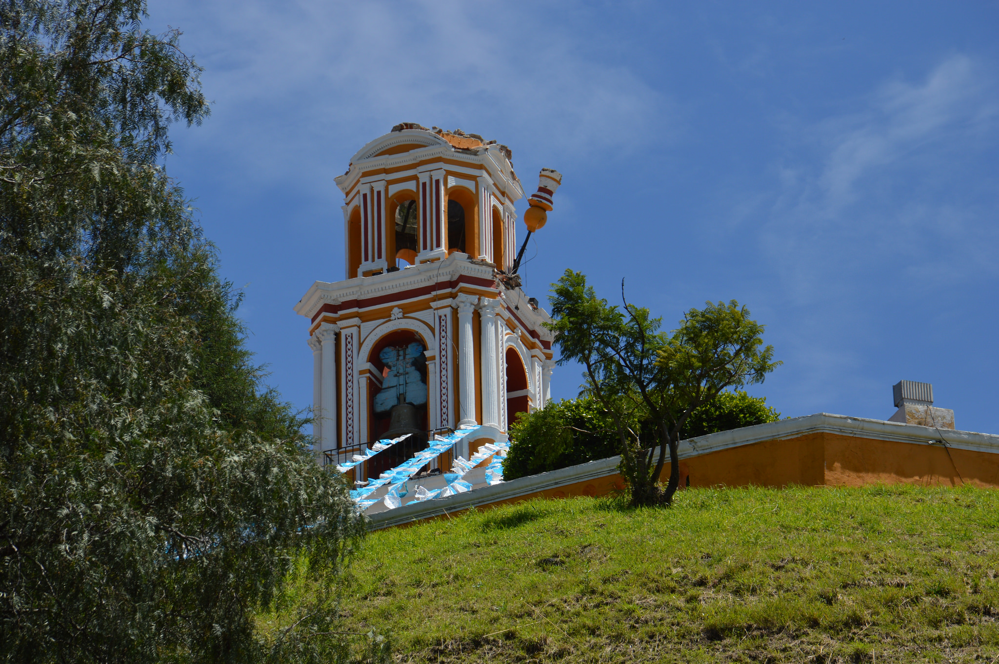 Edificios e iglesias de San Pedro Cholula con daños tras sismo