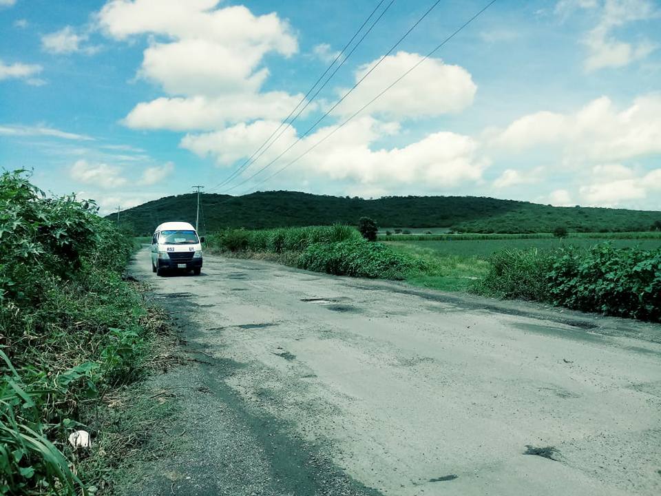 Urgen transportistas reparación de carreteras en Tlapanalá