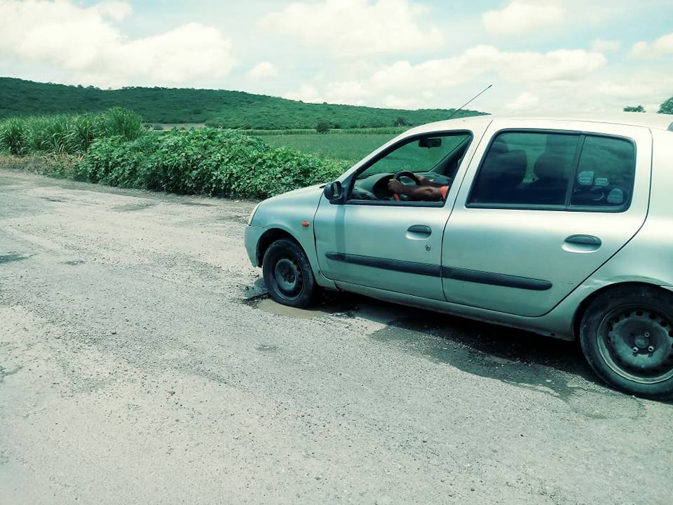 Urgen transportistas reparación de carreteras en Tlapanalá