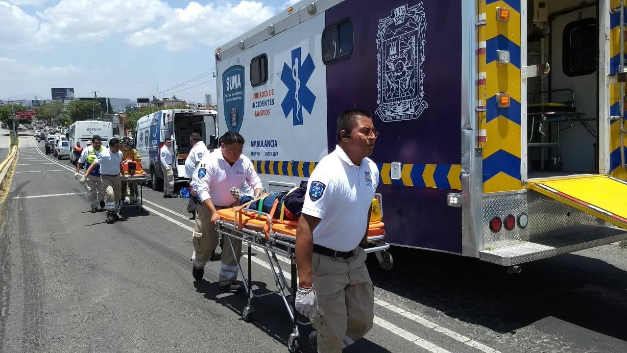 Carambola deja 17 lesionados en el bulevar Atlixco