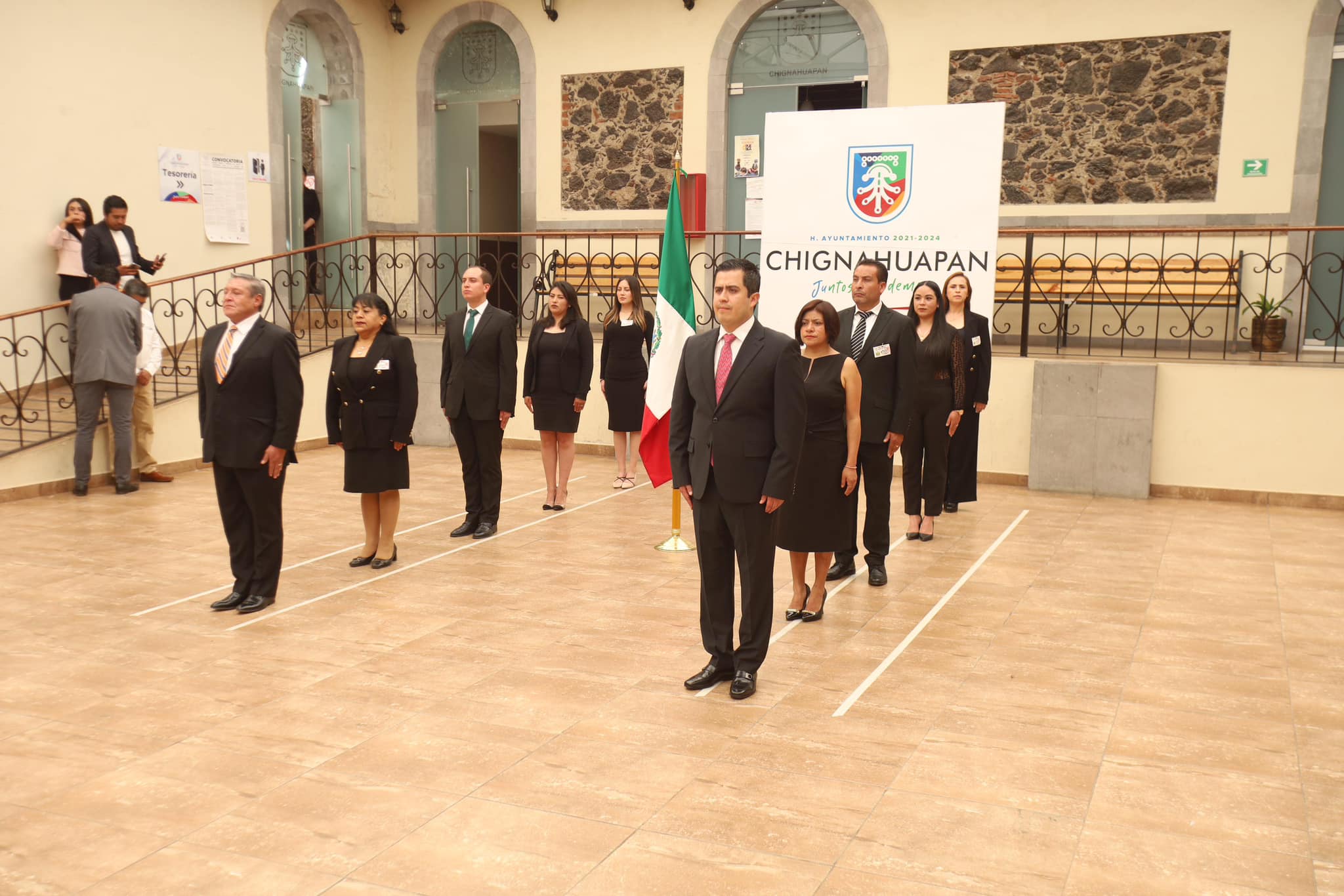 En Chignahuapan realizan las tradicionales guardias a la bandera