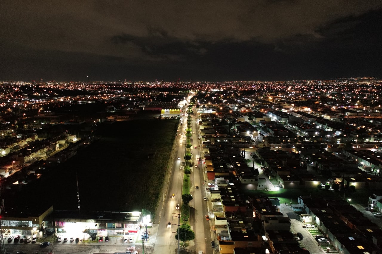 Modernizan el alumbrado en la 14 Sur en la capital poblana