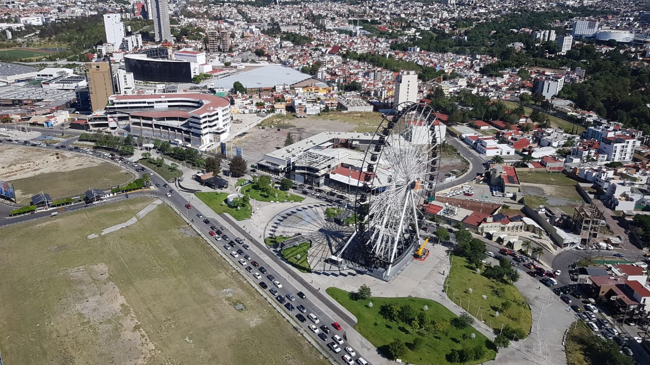 Cientos de poblanos se manifiestan en contra de López Obrador