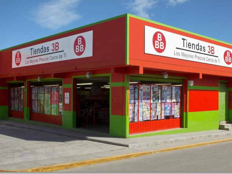 Detienen a dos mujeres por robo en tienda 3B en el centro de Izúcar