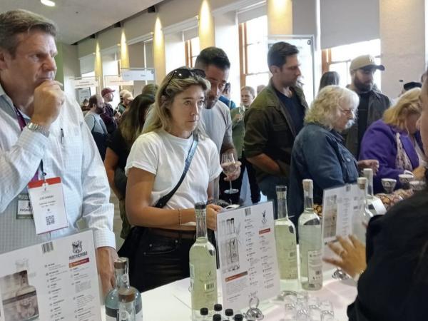 Participa mezcal poblano en festival en Canadá: SDR 