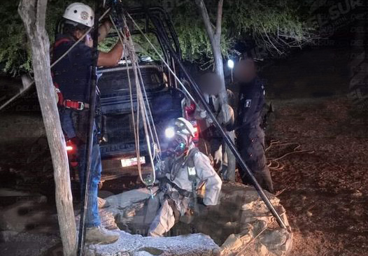 Encuentran cadáver de mujer embolsado en pozo de Ahuatlán