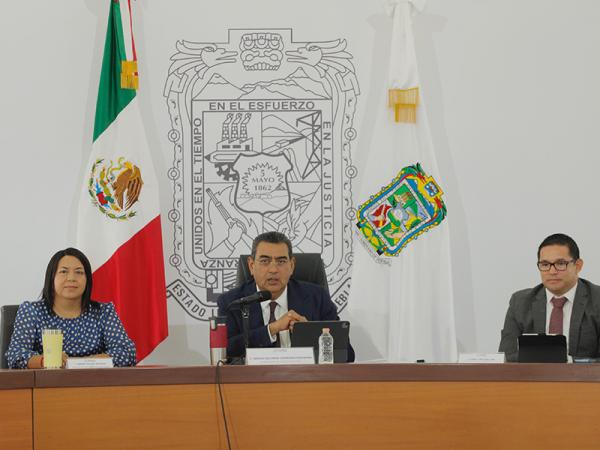 Pide Céspedes a aspirantes a gubernatura no excederse en instalación de espectaculares