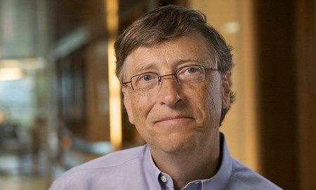 Bill Gates da positivo a prueba de COVID-19