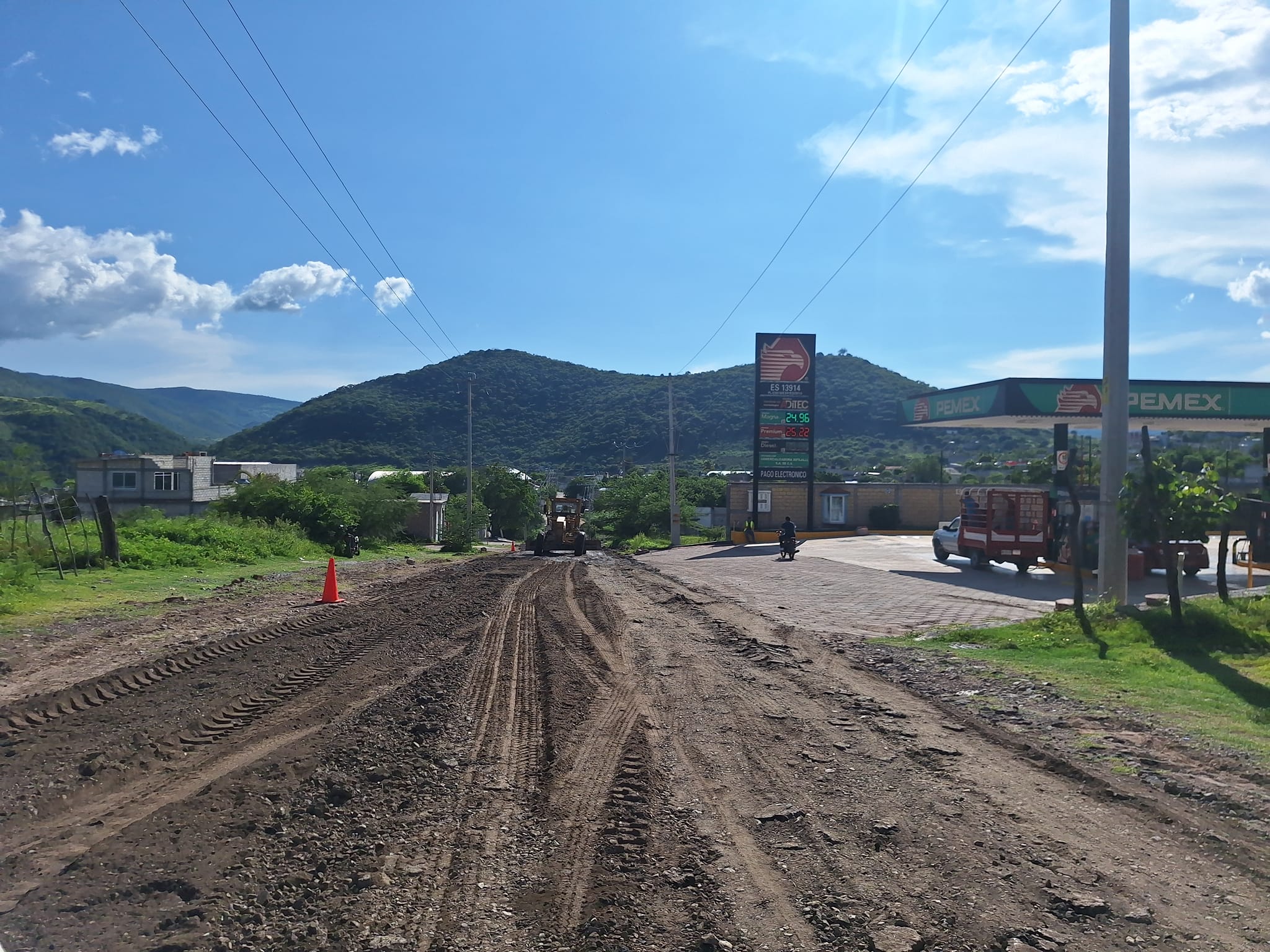 Avanzan rápidamente los trabajos de la carretera Jolalpan-Tlaucingo