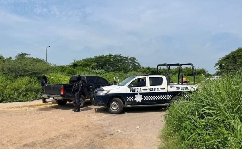 Dejan a dos paramédicos ejecutados junto a ambulancia en Veracruz