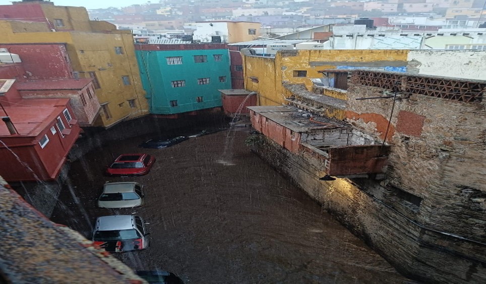 VIDEO Una tromba dejó inundado Centro de Guanajuato