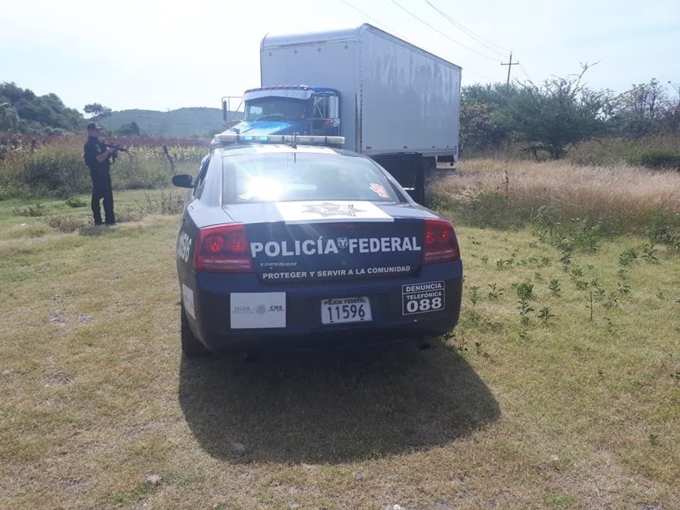 Recuperan un vehículo de carga en Tepapayeca