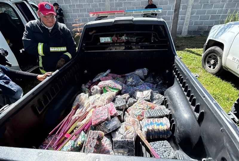 Aseguran 50 kilos de pirotecnia en Santo Tomás Hueyotlipan tras operativo