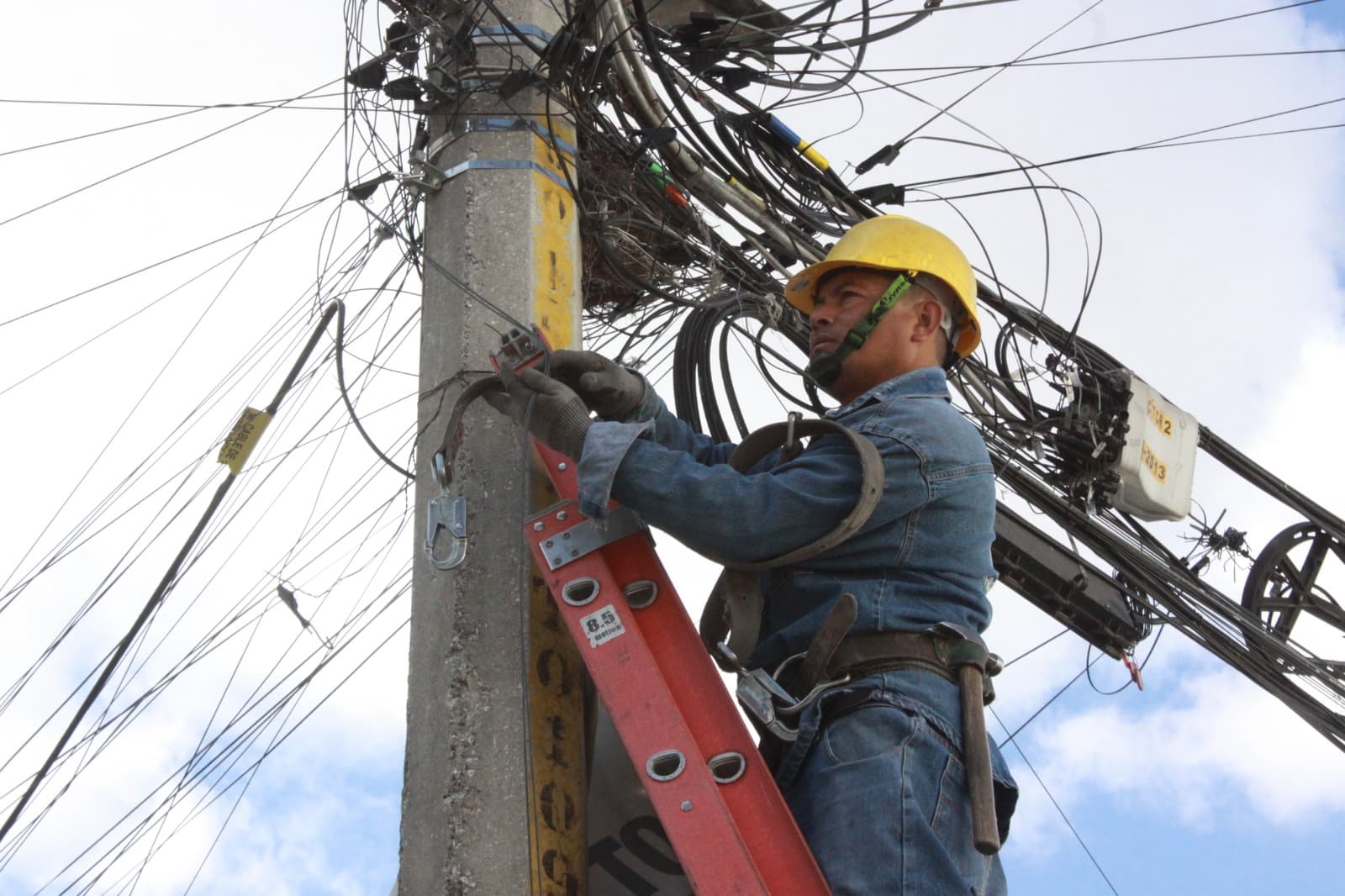 Fueron retirados 12 mil metros lineales de cable sin servicio o en desuso en La Margarita