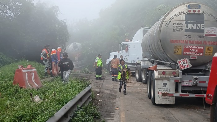 No hay fecha para reabrir circulación en la autopista Acatzingo-Ciudad Mendoza