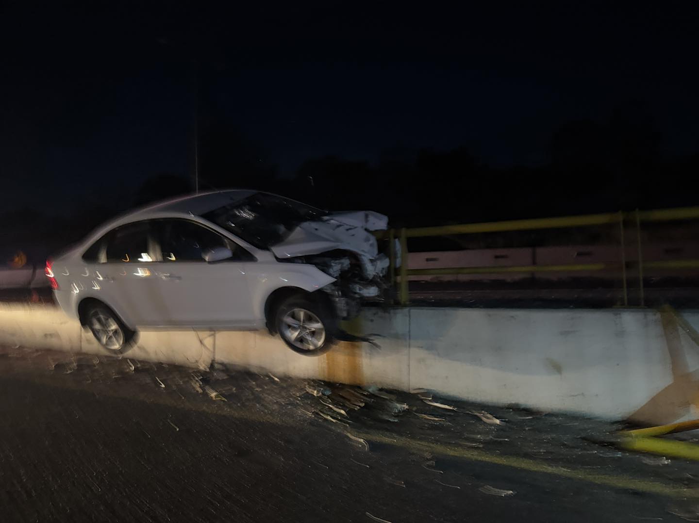 Se salvan de milagro tras chocar en la Tlaxcala-Apizaco