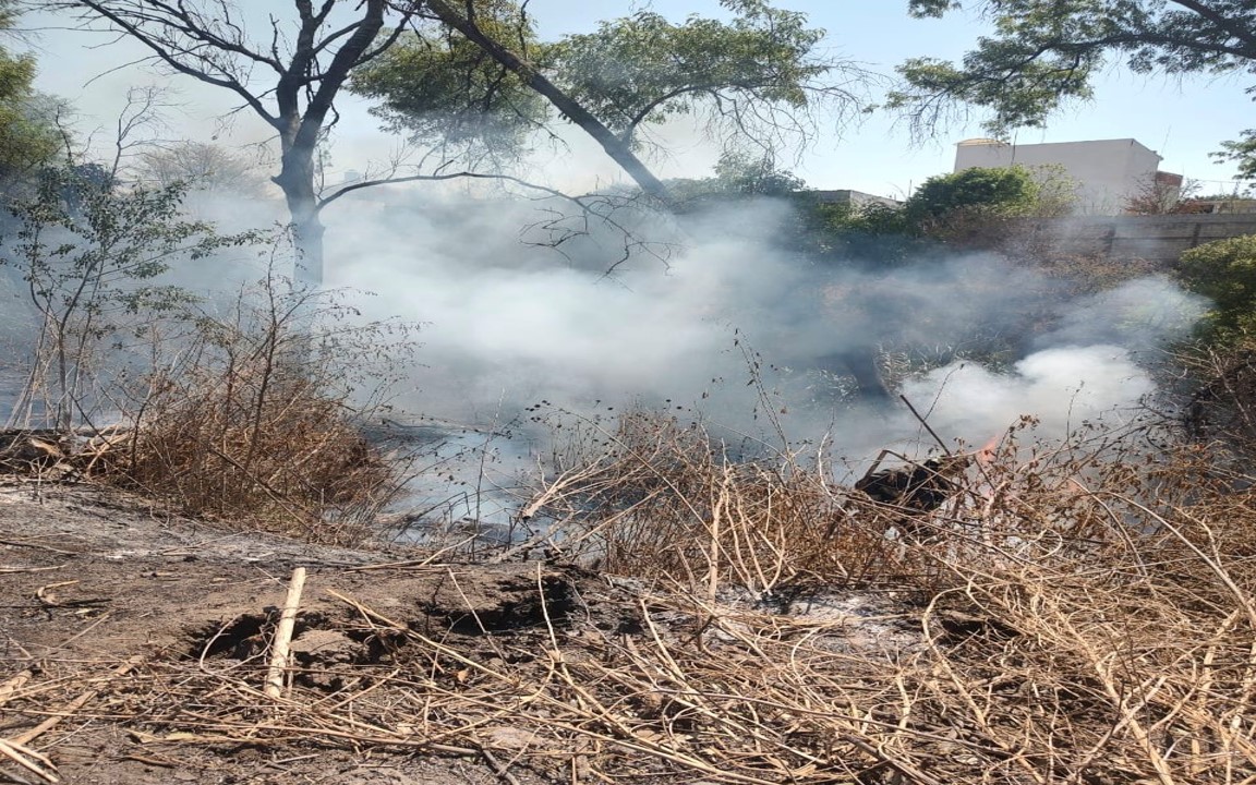 Se registra incendio de pastizal en Periférico Ecológico
