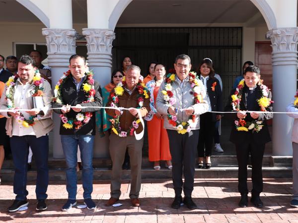 En Xochitlán Céspedes inaugura alcaldía con inversión de 17 mdp