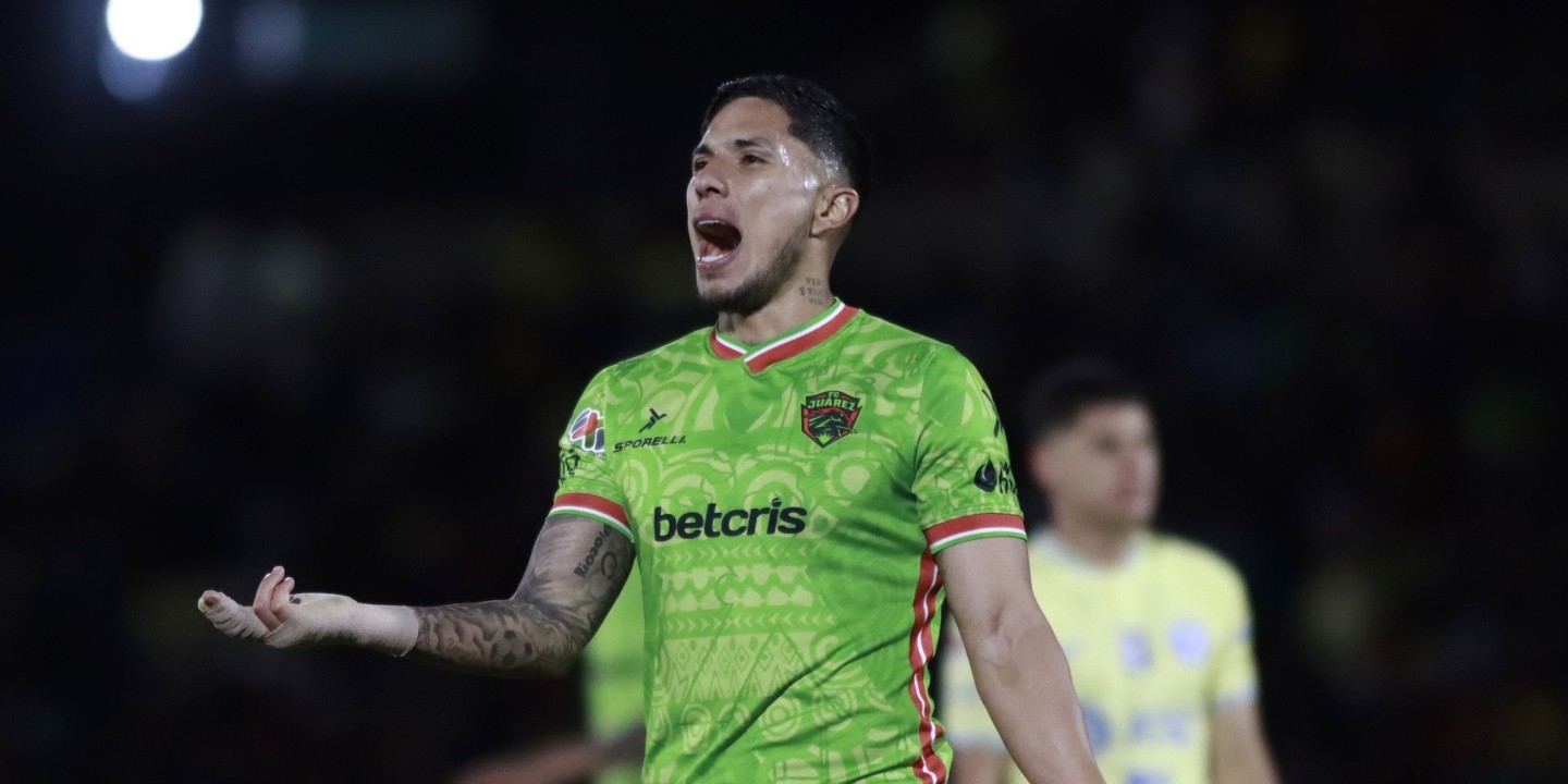 Carlos Salcedo ya es jugador del Cruz Azul