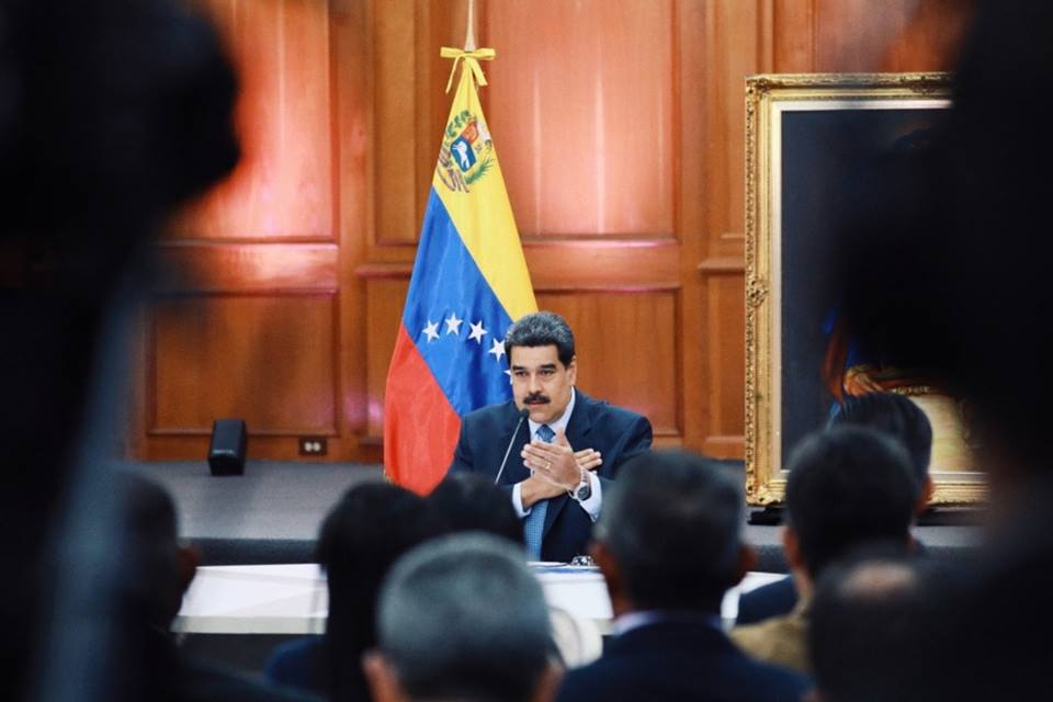 Que viva México, dice Maduro en toma de protesta