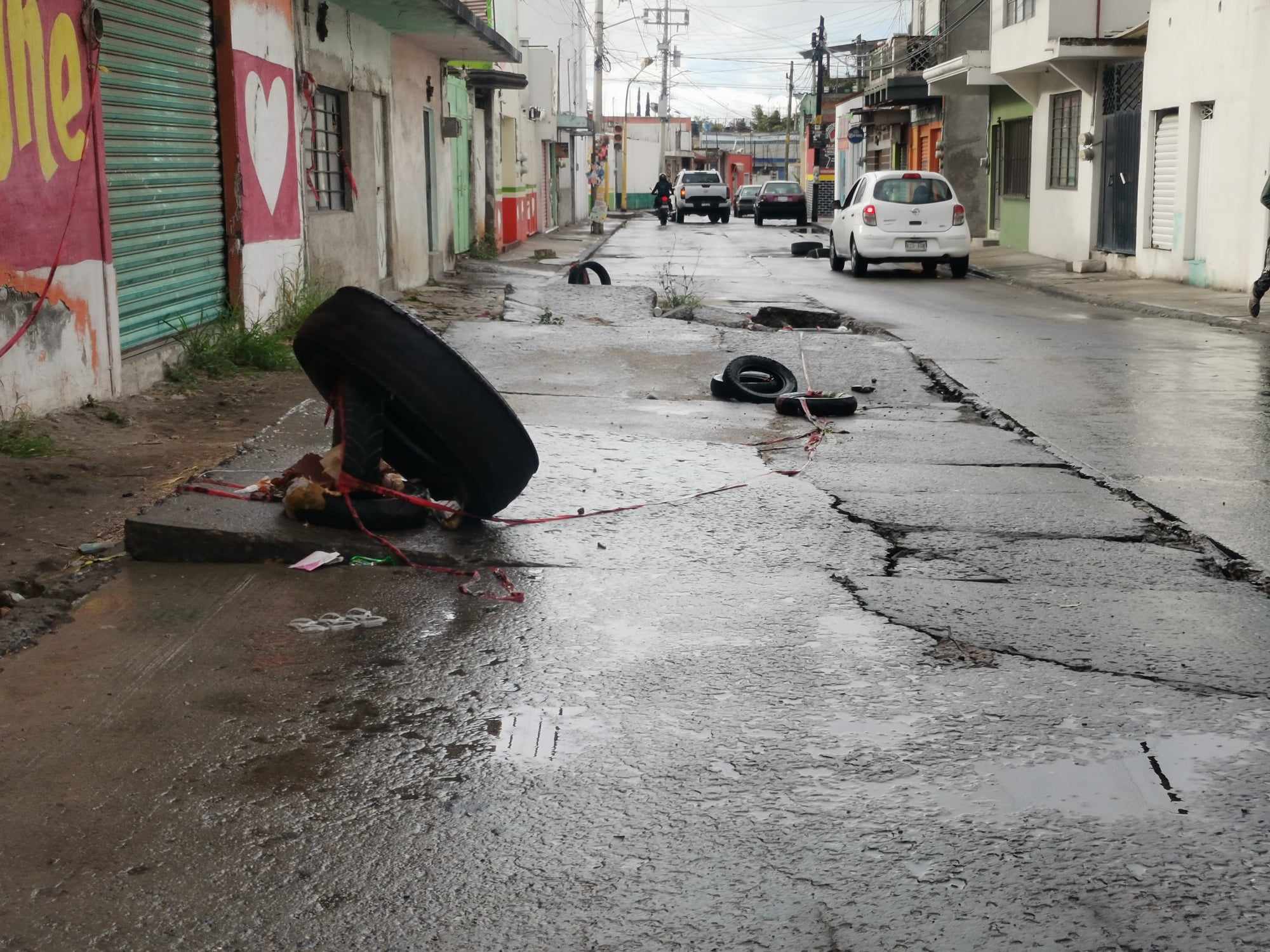 Exigen la rehabilitación de la calle Revolución en Izúcar