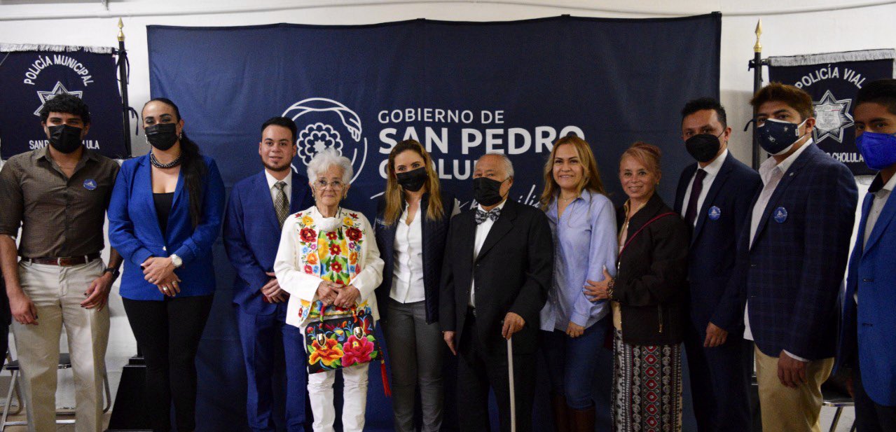 Paola Angon firma convenio con la Universidad Anglo Hispana Mexicana