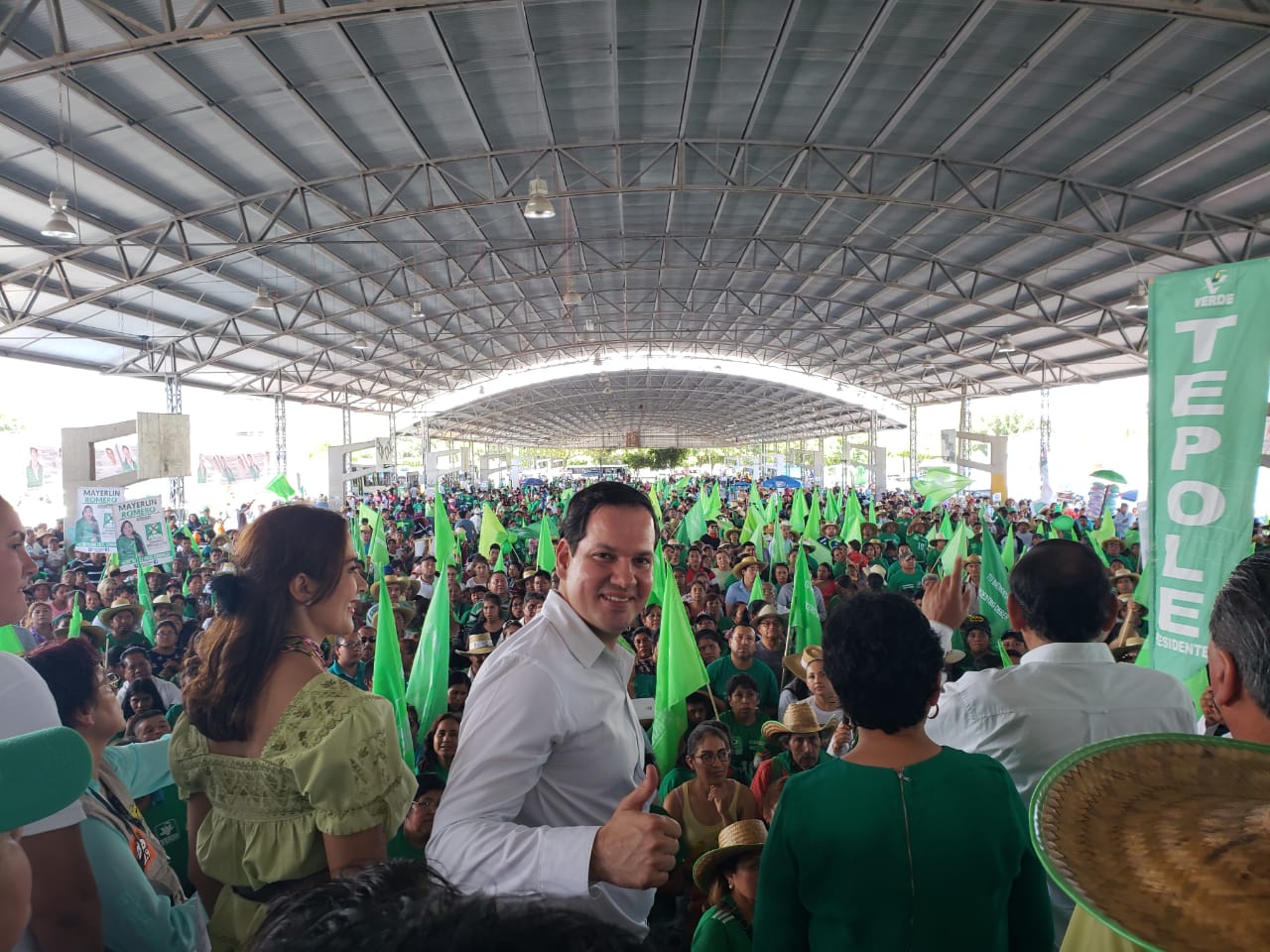 Tepole y Kuri reúnen a más de 20 mil personas en Tehuacán