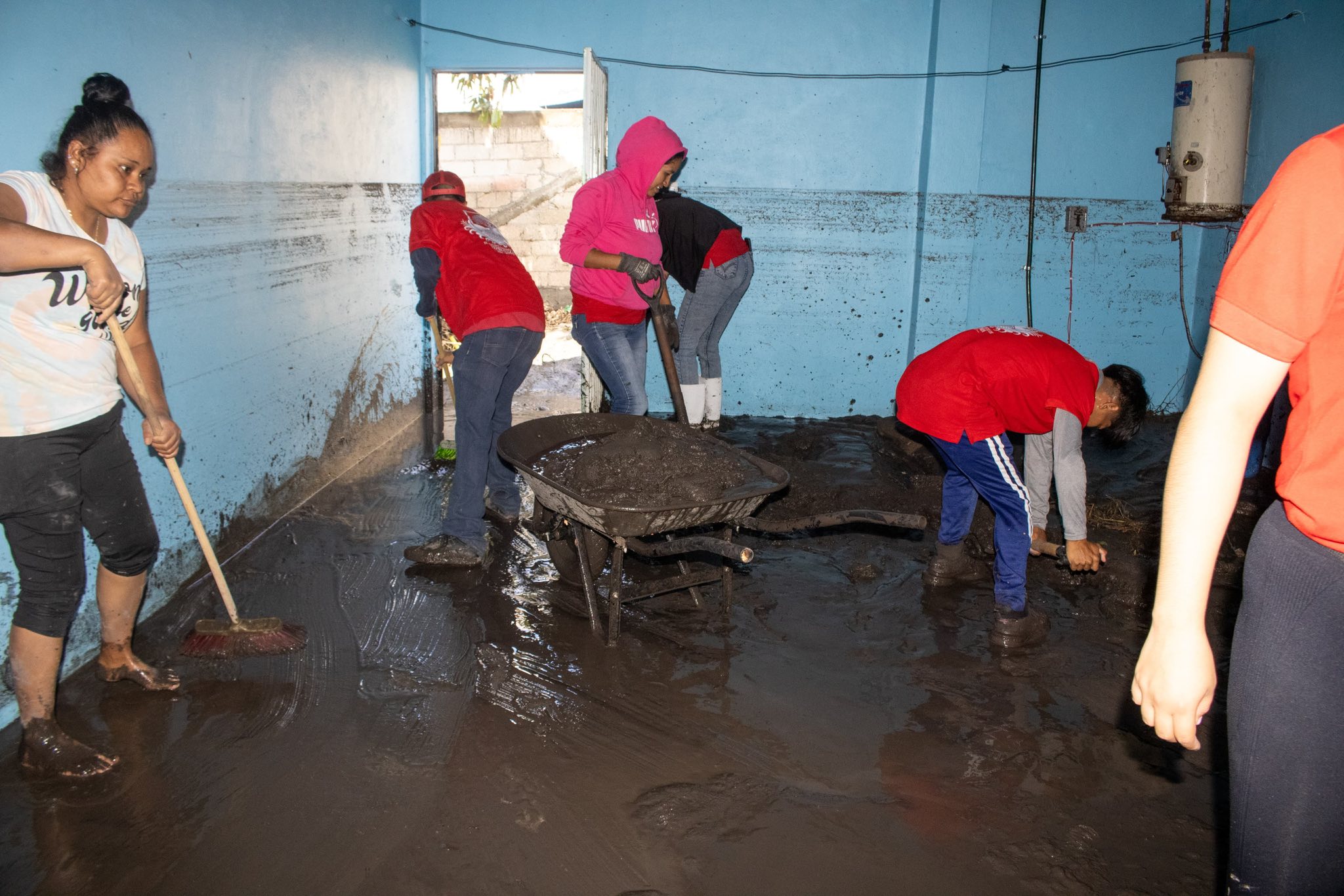 En Tepeojuma 13 viviendas se vieron afectadas por inundación