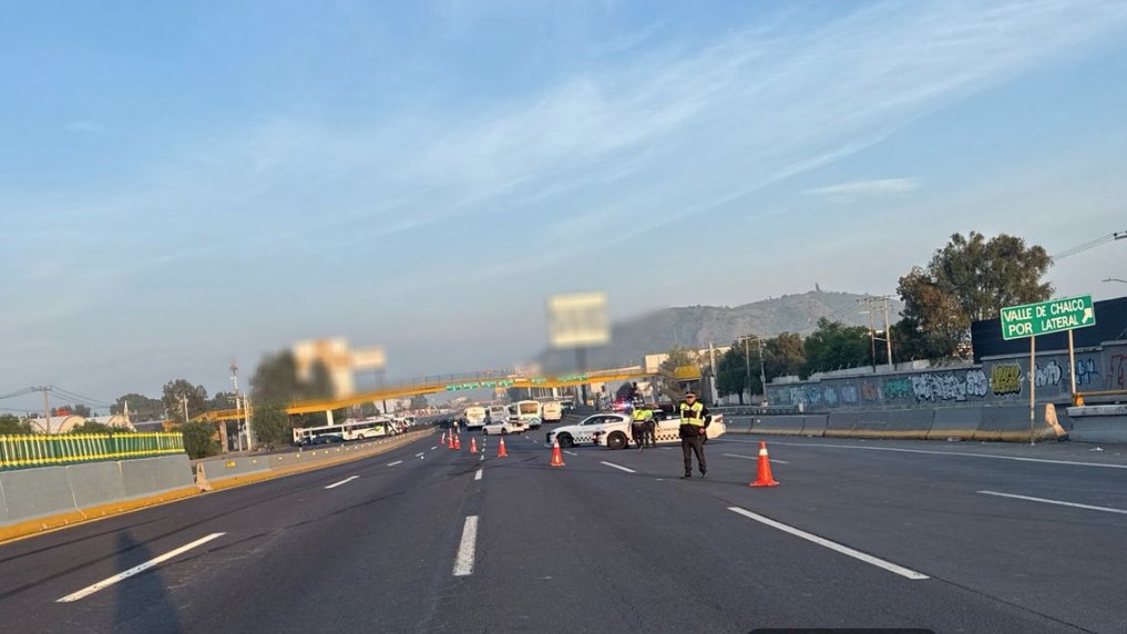 Transportistas bloquean la México-Puebla en demanda de mayor seguridad
