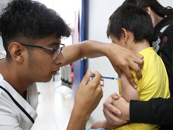 Continúa jornada de vacunación contra sarampión y poliomielitis en Puebla