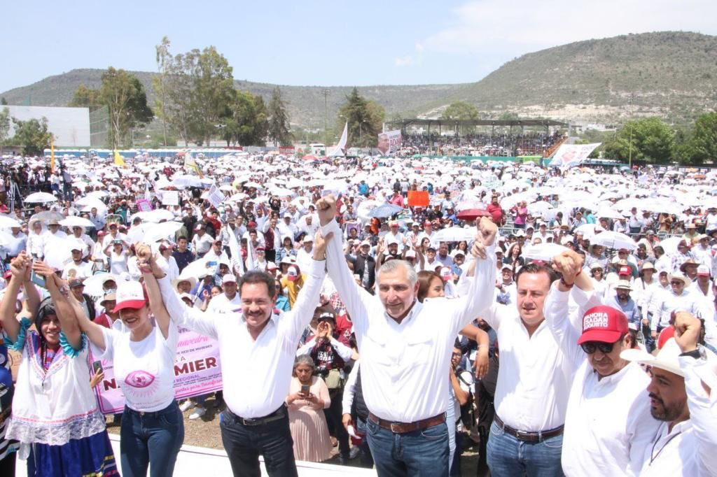 Con 35 mil asistentes, Nacho Mier y Tecamachalco arropan a Adán Augusto López