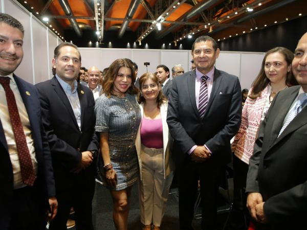 Armenta, presente en el foro Construyendo las Metrópolis del Presente