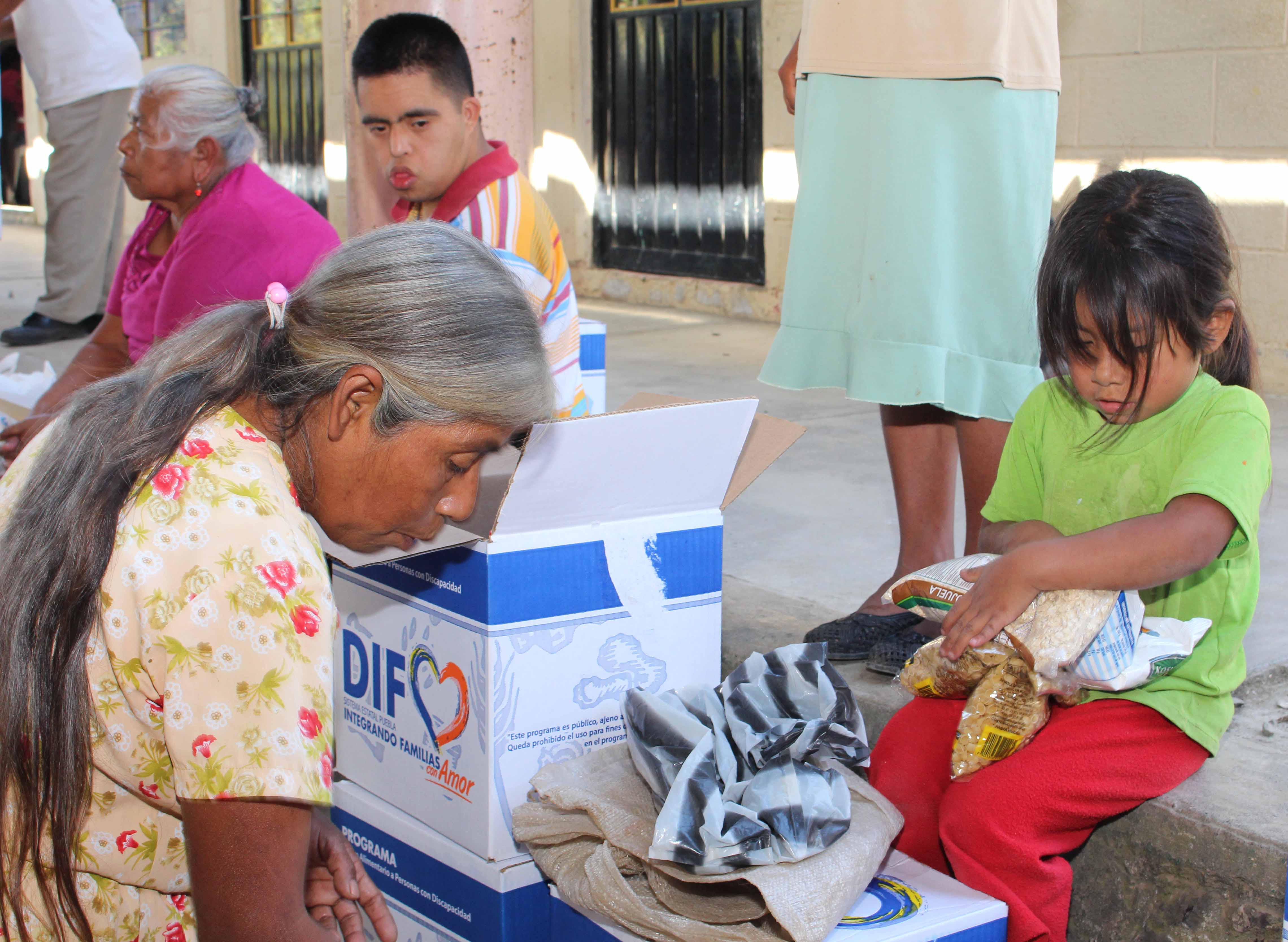 Entrega DIF Municipal de Xicotepec apoyos del Programa Nutricio