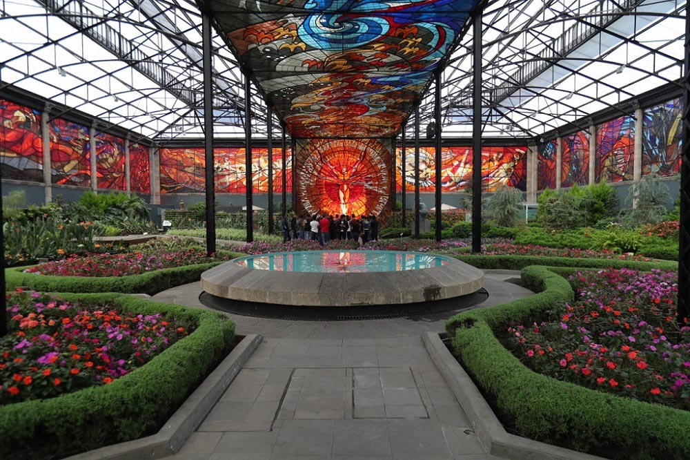 Cosmovitral Jardín Botánico, luces y dualidades que te asombrarán