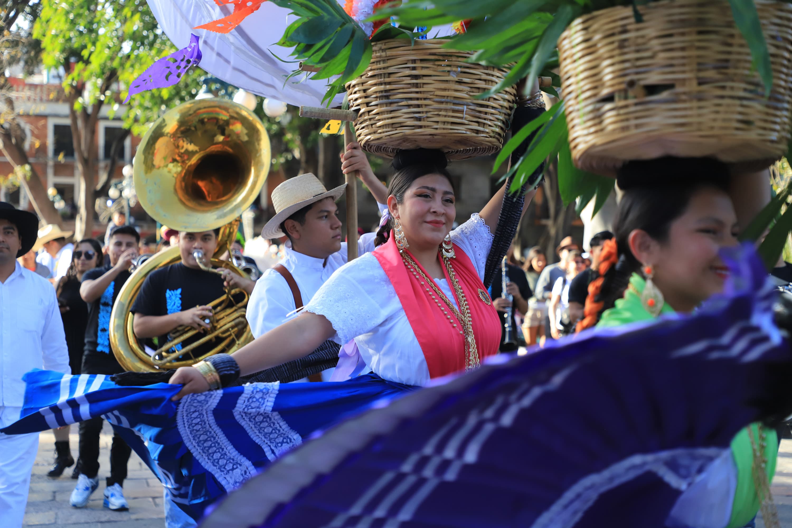 Se presenta la Guelaguetza en Puebla