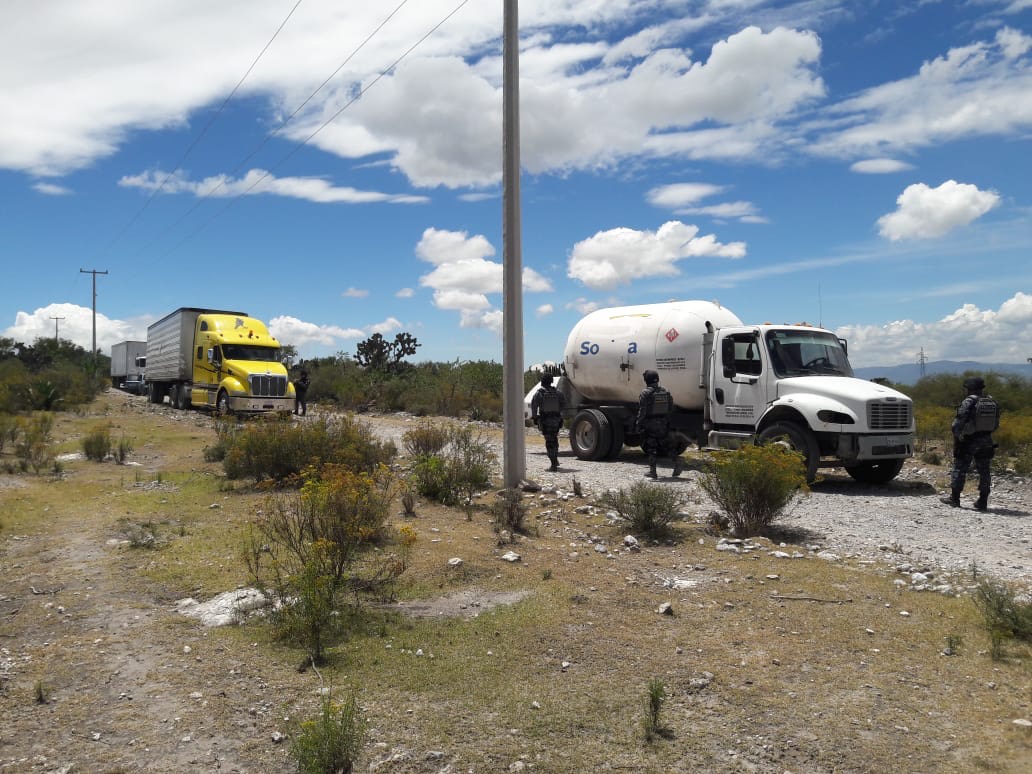 Federales recuperan pipa de gas en Tlacotepec de Benito Juárez